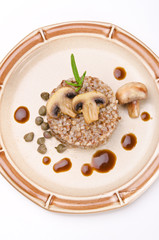 Buchweizen mit Nuß-Creme und  Pilzen