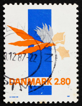 Postage stamp Denmark 1986 Abstract by Lin Utzon