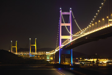 Fototapeta na wymiar Tsing Ma Bridge nocą