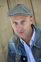 D&eacute;linquance, homme, jeune, casquette, m&eacute;chant, mal