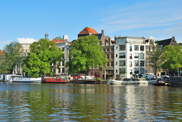 Fototapeta na wymiar Amsterdam. River Amstel embankment