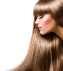 Poster Salon de coiffure Belle femme aux cheveux longs et raides sur blanc