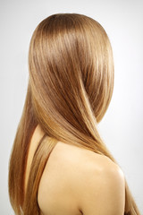 Naklejka premium Girl with beautiful straight hair