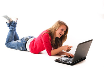 cybermobbing teenager laptop
