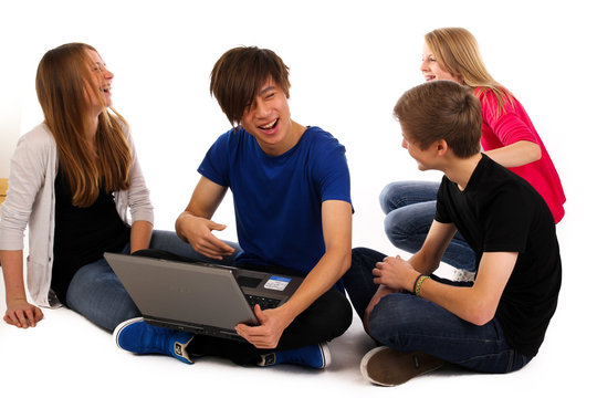 cybermobbing gruppe teenager