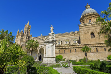 Fototapeta na wymiar Katedra Palemo