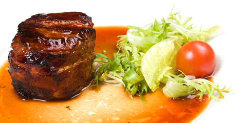 Filet mignon with vegetables