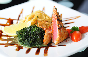 roasted tuna slices with black sesame