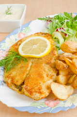 Breaded tilapia fillet with aioli sauce