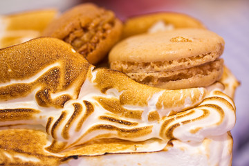 Norwegian omelette (or Baked Alaska) cake macro