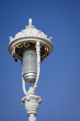 lampione bianco in ferro battuto