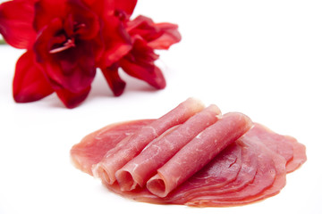 Lachsschinken mit Blüte