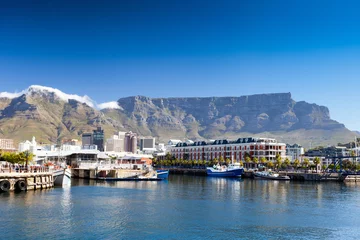 Photo sur Plexiglas Montagne de la Table Cape Town V&amp A Waterfront et Table Mountain