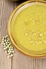 Grüne Erbsen suppe