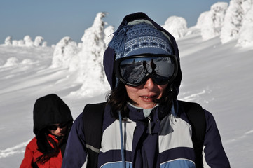 Fototapeta na wymiar Female skier with sunglasses