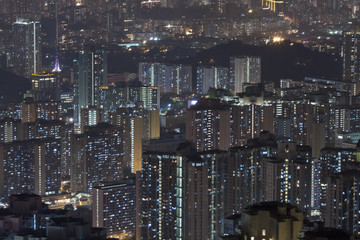 Fototapeta na wymiar Hong Kong w nocy apartamenty