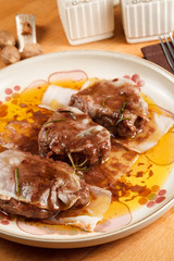 Filet mignon lard and wine sauce