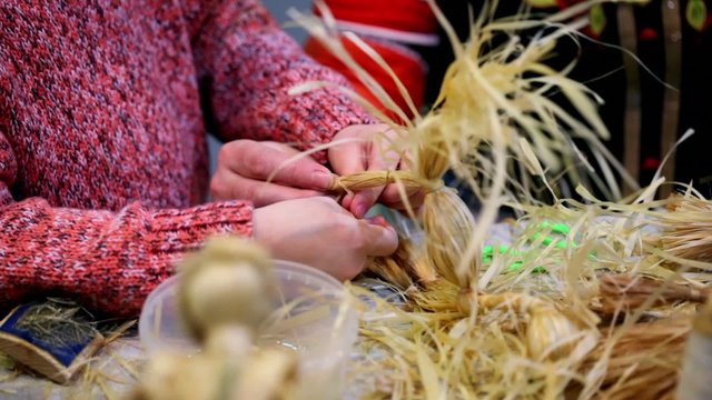 Process of bast braiding lesson