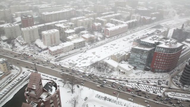 Houses and street traffic on Sadovoye Koltso in Moscow