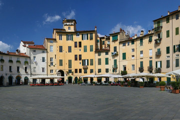 Fototapeta na wymiar Piazza Anfiteatro