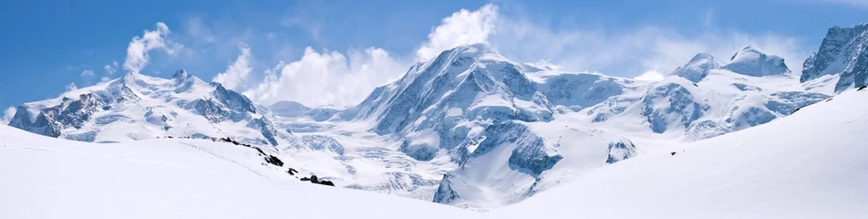 Photo sur Plexiglas Lieux européens Paysage de la chaîne de montagnes des Alpes suisses