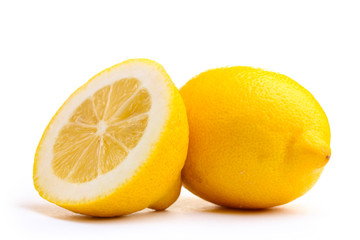 Obraz na płótnie Canvas Fresh lemon isolated on white