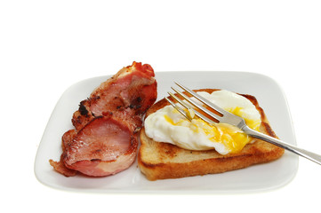 Poached egg and bacon
