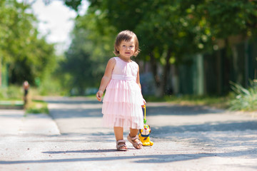 Naklejka premium Beautiful playing child