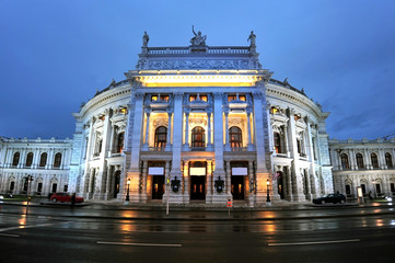 Fototapeta na wymiar The Hofburgtheater (die Burg) at dusk, Wien, Vienna Austria