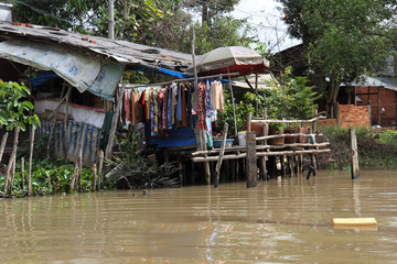 vie sur le mekong magasin flottant