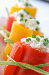 Peperoni ripieni di ricotta - antipasto, close-up
