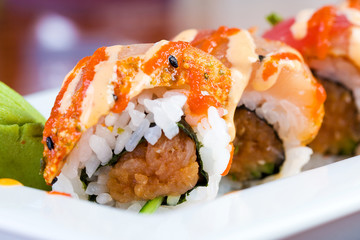spicy tuna sushi roll