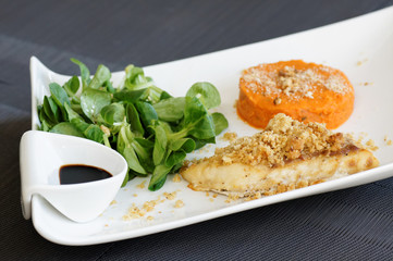 filet de daurade en crumble et purée de carotte 8
