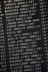 Annullierte Flüge an Anzeigetafel - cancelled flights