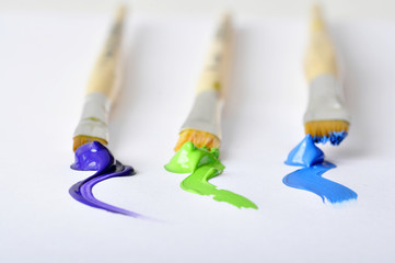 Drei Farben