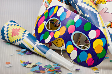 Obraz premium Mask, confetti and streamer for carnival