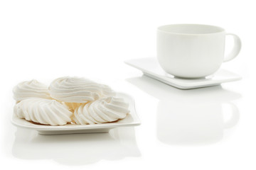 Baiser mit Tasse