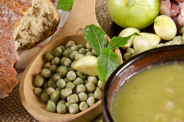 Erbsensuppe