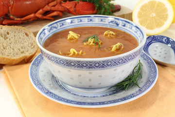 frische Hummercremesuppe asiatisch