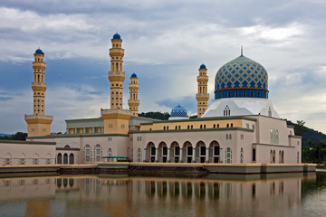 Fototapeta na wymiar Bandaraya Moschee