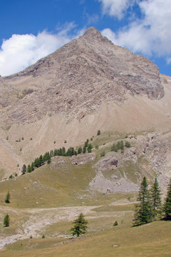 Le Mont Pelat (3050 m), dans le Mercantour
