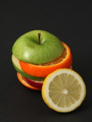 Obstsorten als Symbol fuer gesunde Ernaehrung oder Diaet
