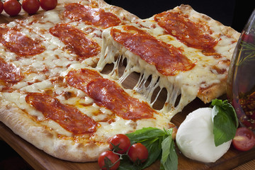 Pizza Pikante Salami - 38707301
