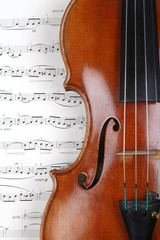 Geige mit Noten