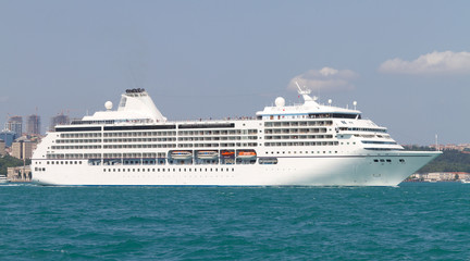 Fototapeta na wymiar Cruise w Stambule