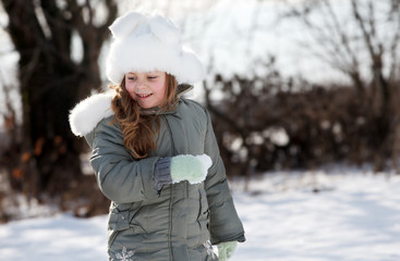 portrait young girl in winter park