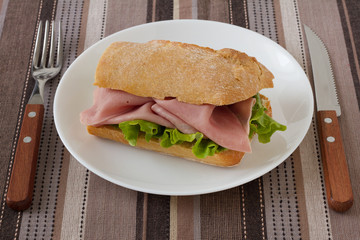 sandwich with ham