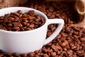 roasted coffee beans background