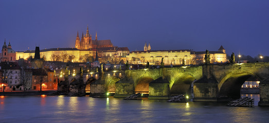 Prag Karlsbrücke und Burg