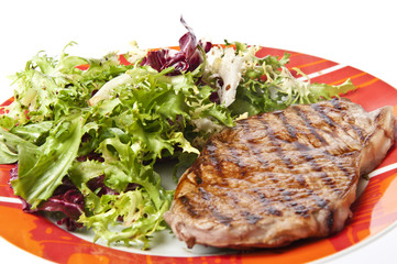 Carne e insalata